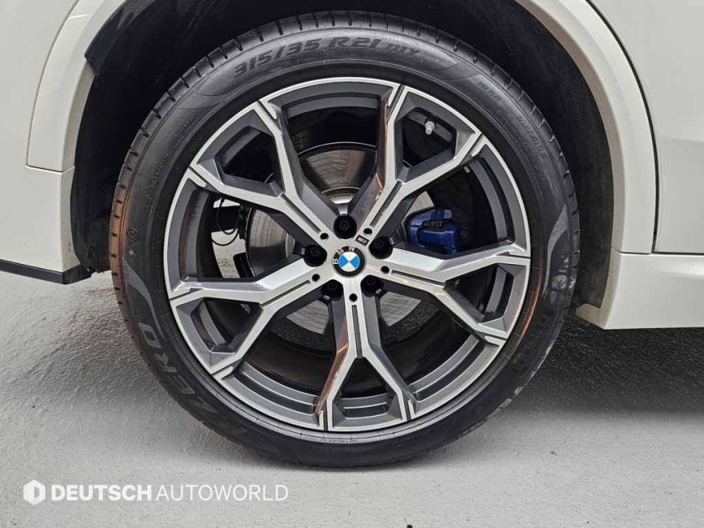 BMW X5 — photo 05