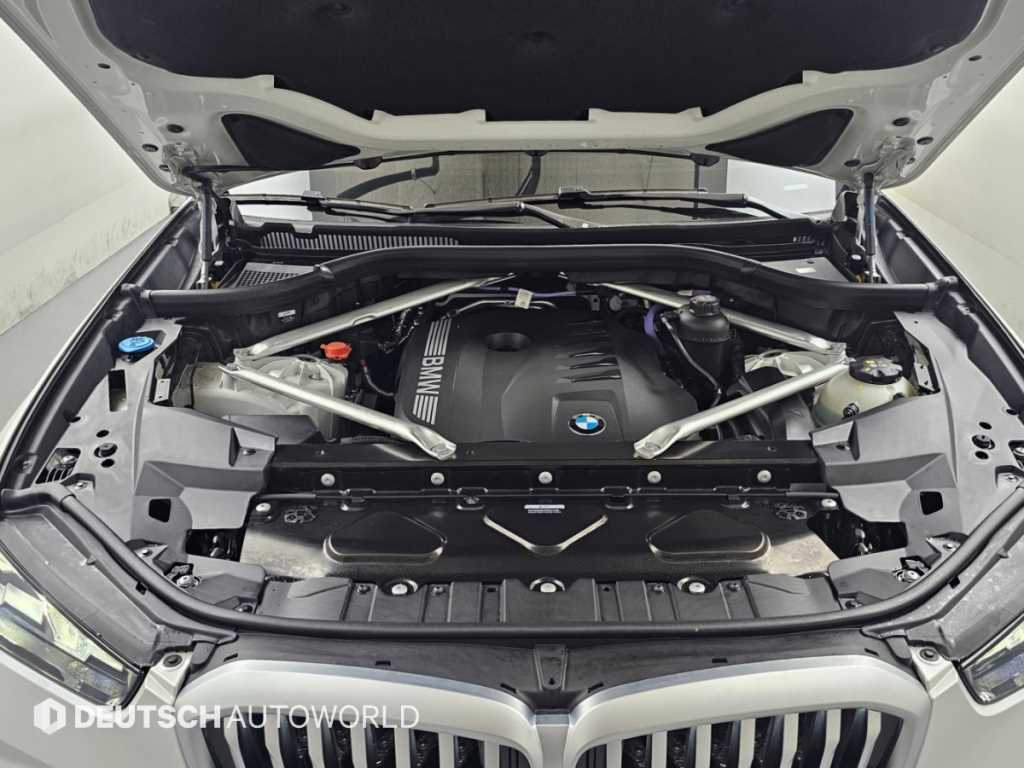 BMW X5 — photo 06