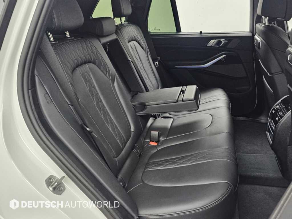 BMW X5 — photo 12