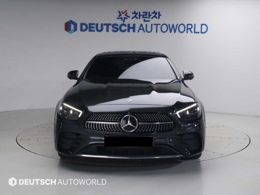 Mercedes-Benz E-Class — photo 03