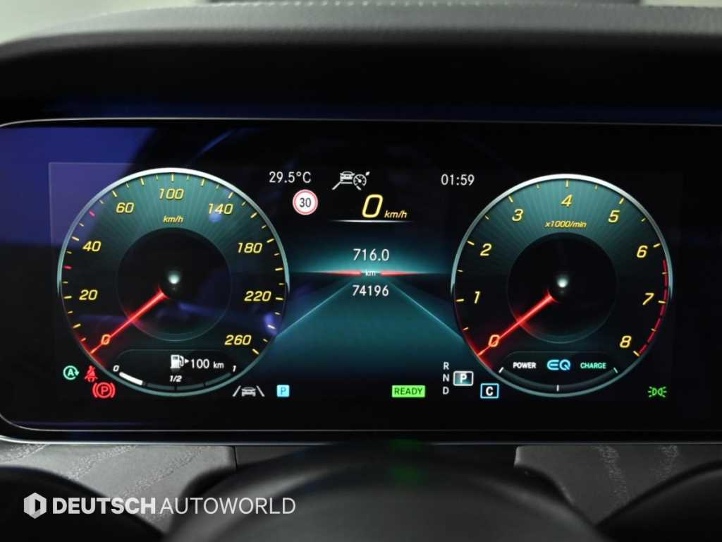 Mercedes-Benz E-Class — photo 08