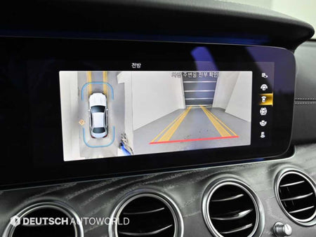 Mercedes-Benz E-Class — photo 15