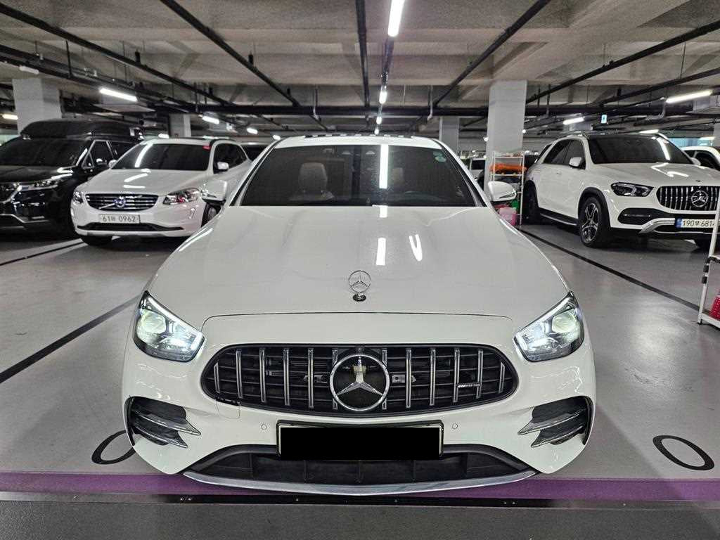 Mercedes-Benz E-Class — photo 01