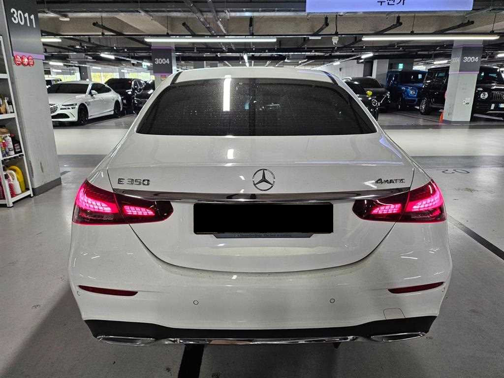 Mercedes-Benz E-Class — photo 02
