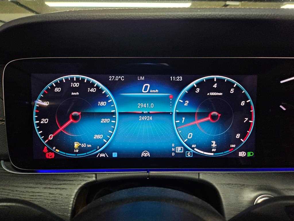 Mercedes-Benz E-Class — photo 05