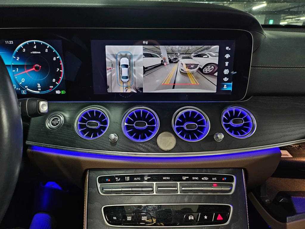 Mercedes-Benz E-Class — photo 06