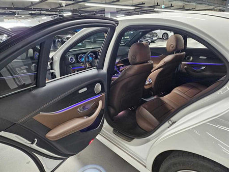 Mercedes-Benz E-Class — photo 13