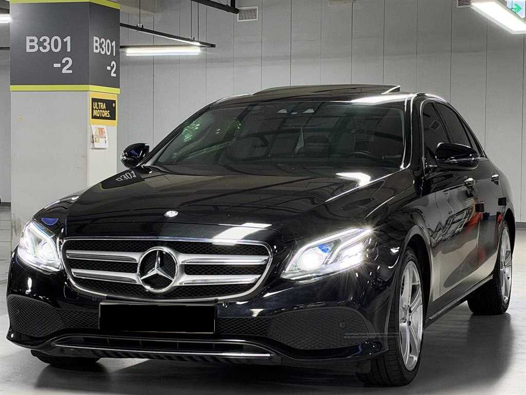 Mercedes-Benz E-Class — photo 01
