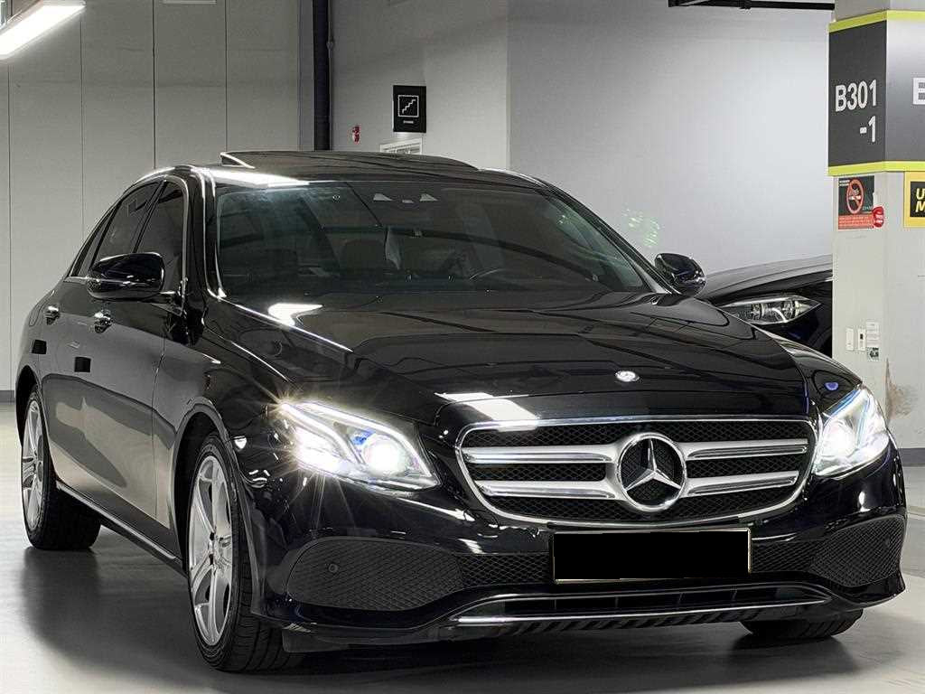 Mercedes-Benz E-Class — photo 03