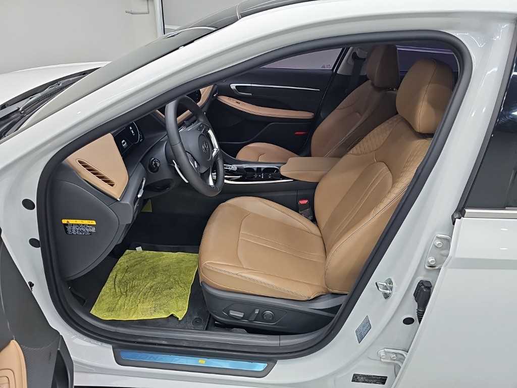 Hyundai Sonata — photo 11