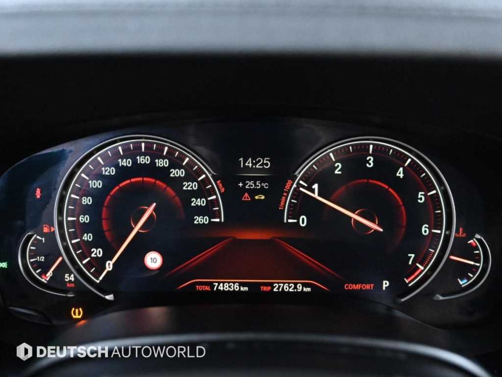 BMW 5-Series — photo 08