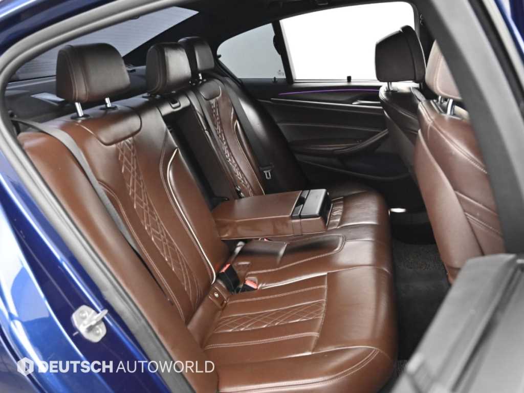 BMW 5-Series — photo 12