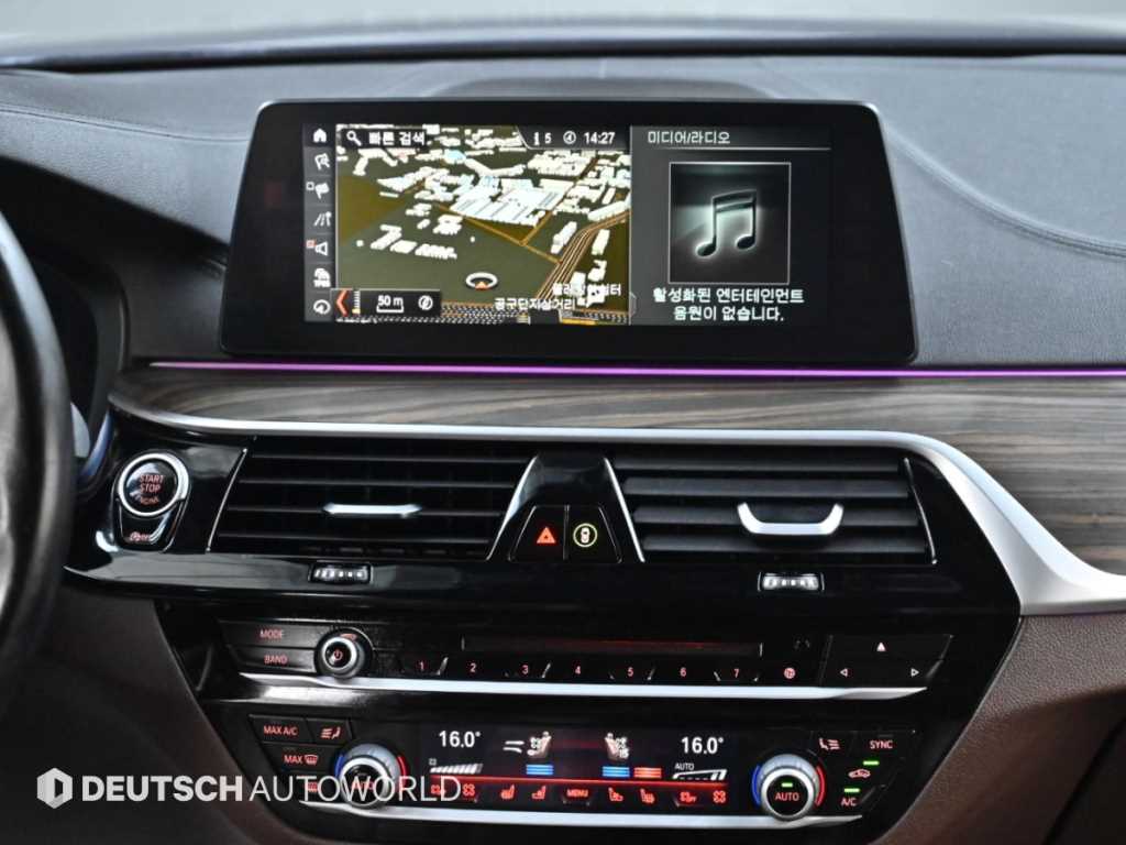 BMW 5-Series — photo 14