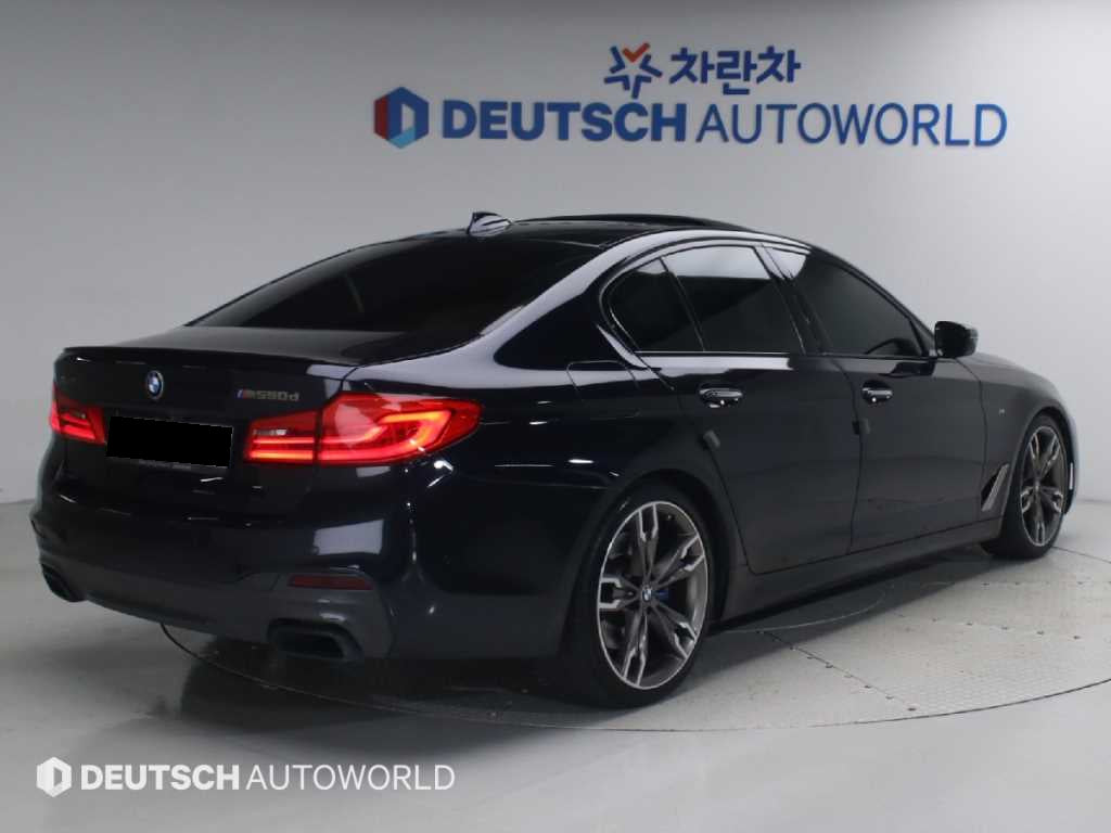 BMW 5-Series — photo 02