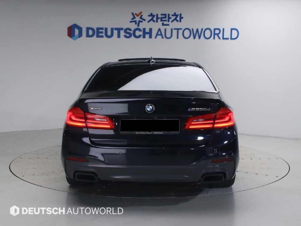 BMW 5-Series — photo 04