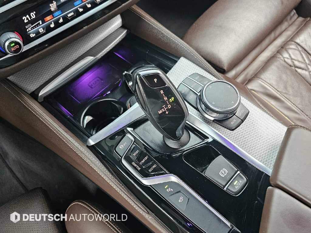 BMW 5-Series — photo 09