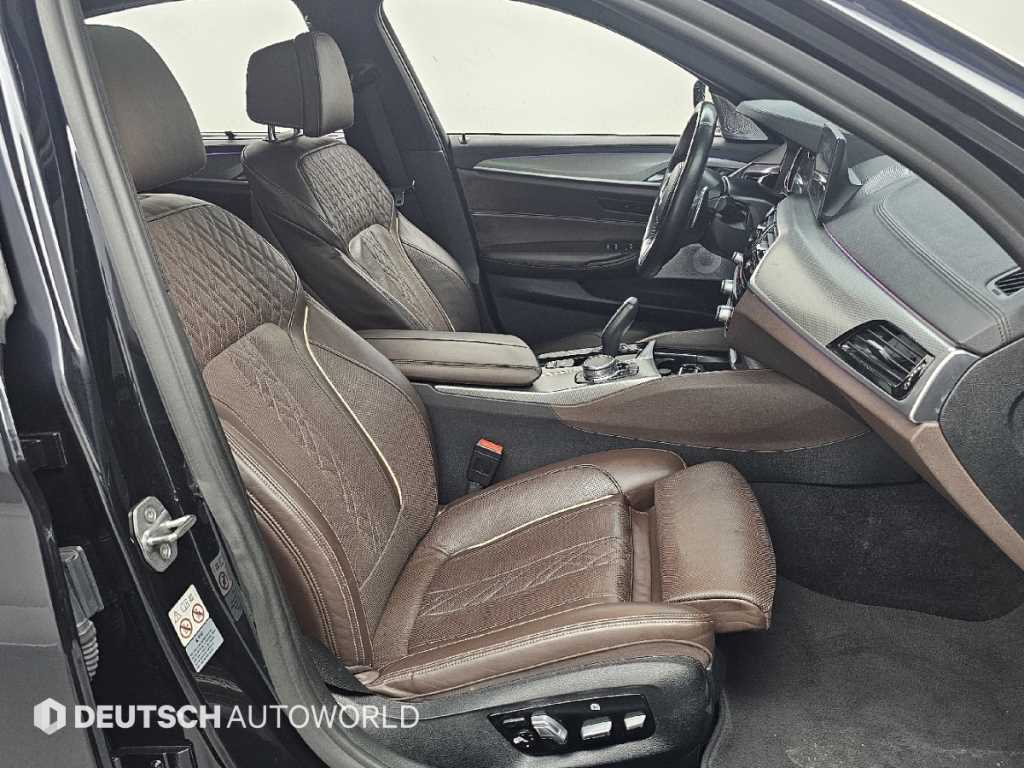 BMW 5-Series — photo 10