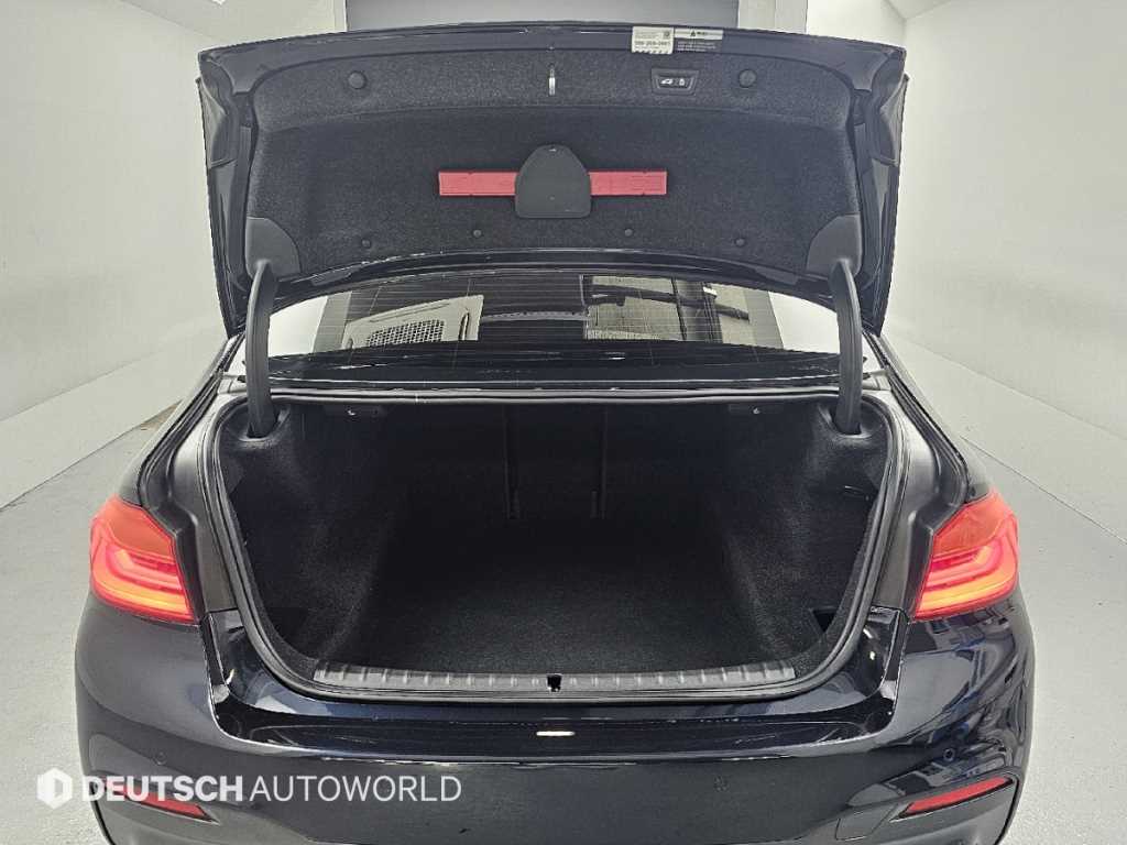 BMW 5-Series — photo 19