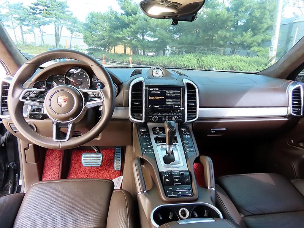 Porsche Cayenne — photo 07