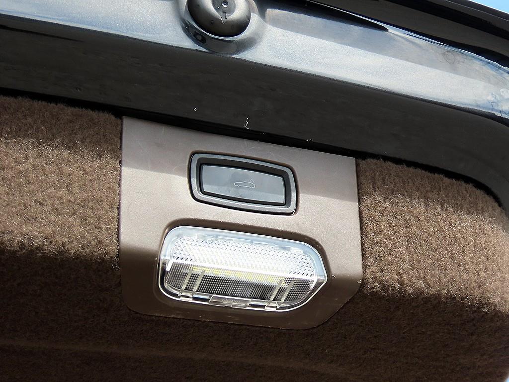 Porsche Cayenne — photo 16