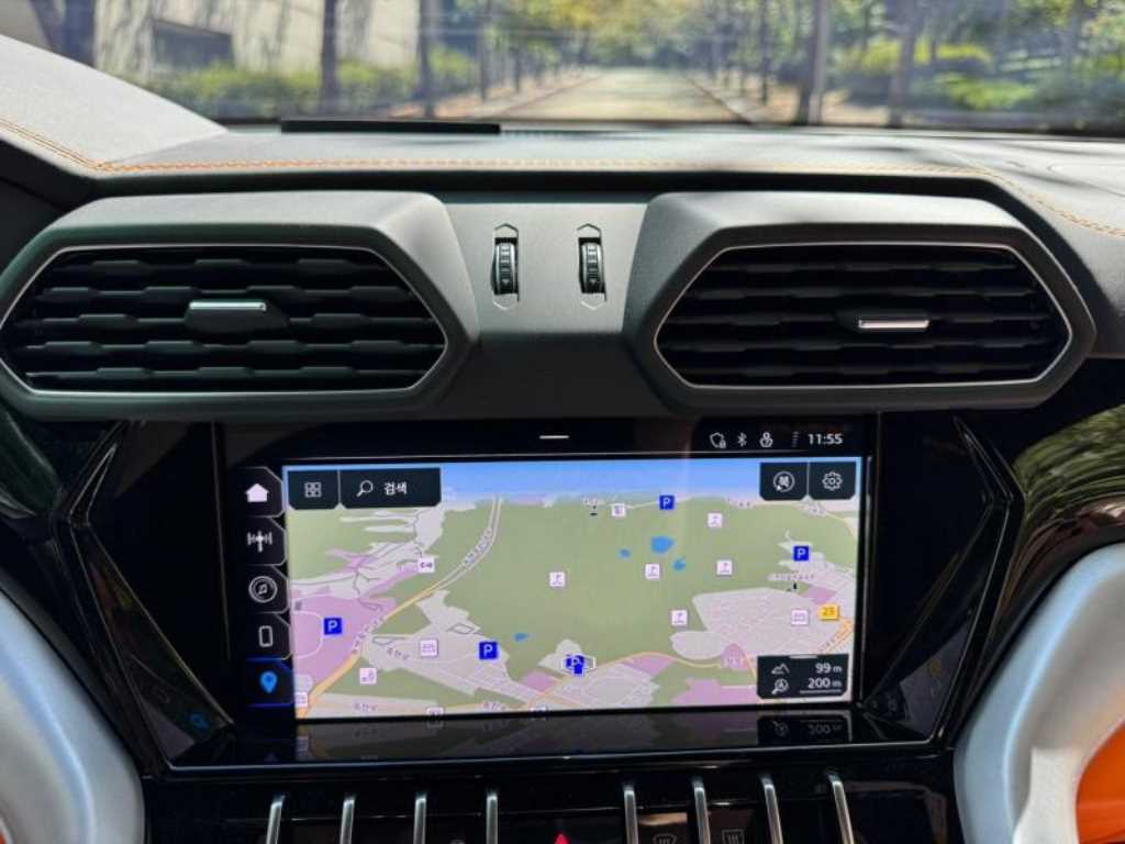 Lamborghini Urus — photo 10