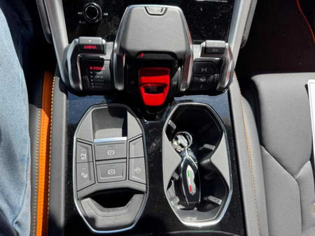 Lamborghini Urus — photo 11