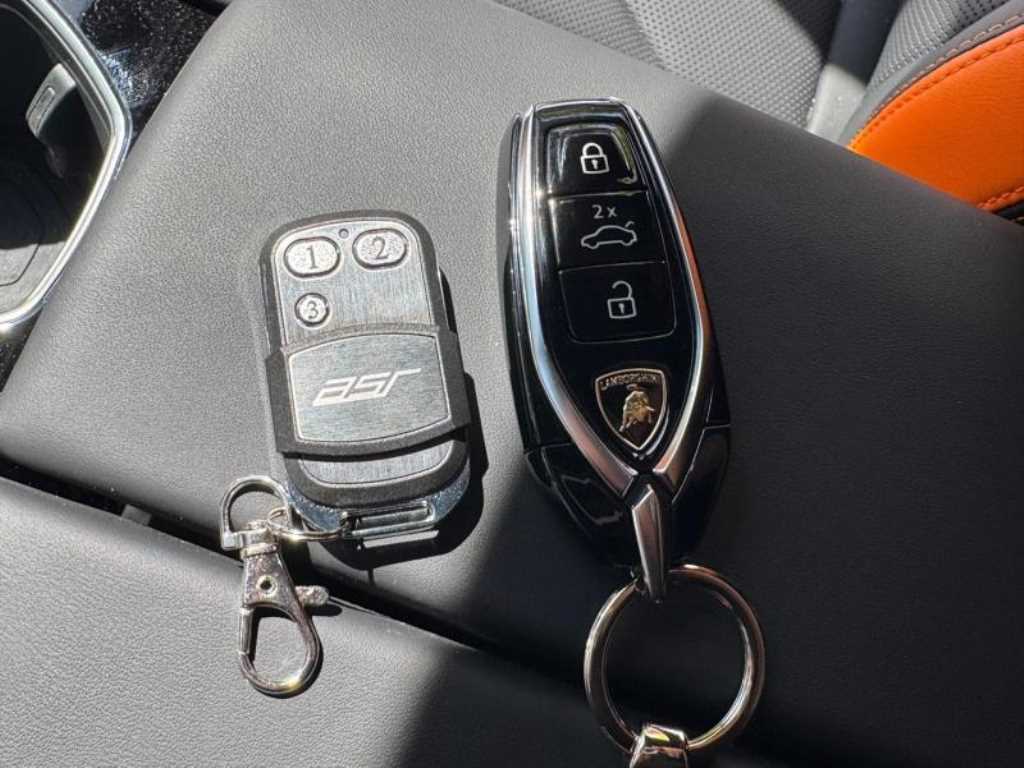 Lamborghini Urus — photo 14