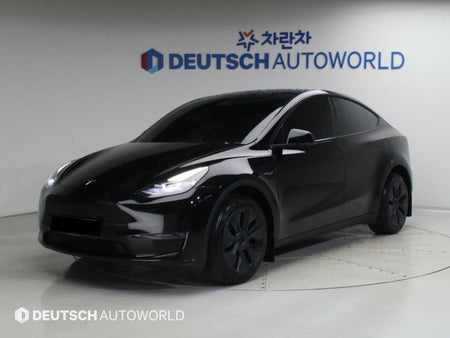Tesla Model Y — photo 01