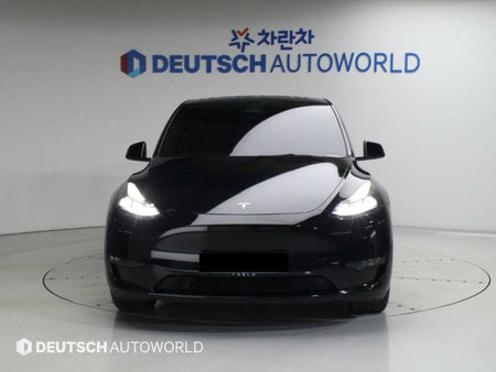 Tesla Model Y — photo 03