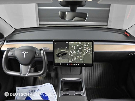 Tesla Model Y — photo 07