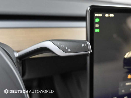 Tesla Model Y — photo 09