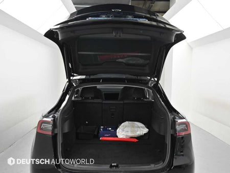Tesla Model Y — photo 19