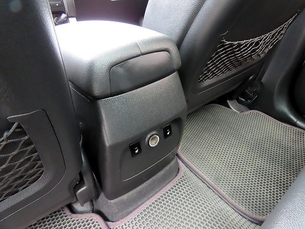 Kia Sorento — photo 16