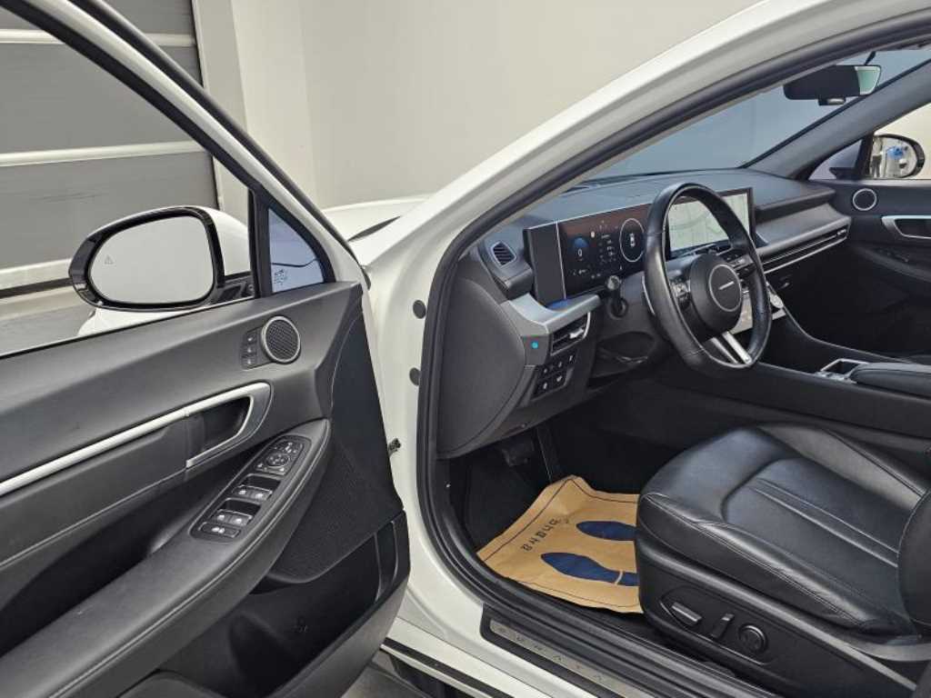 Hyundai Sonata — photo 11