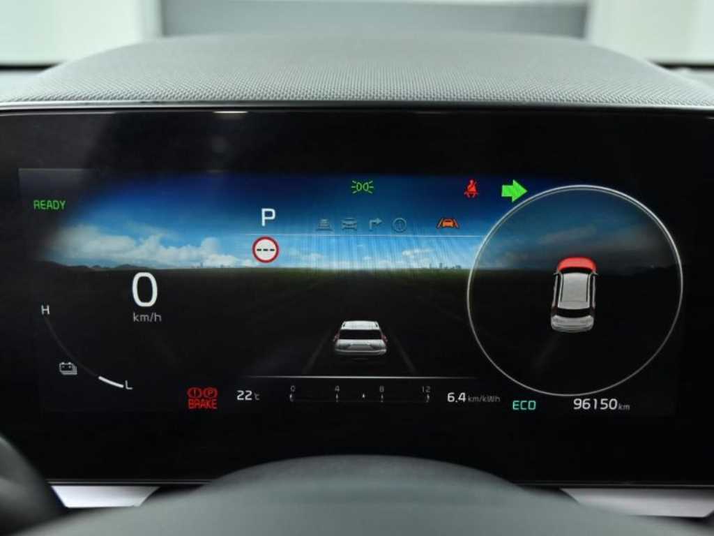 Kia Niro — photo 08
