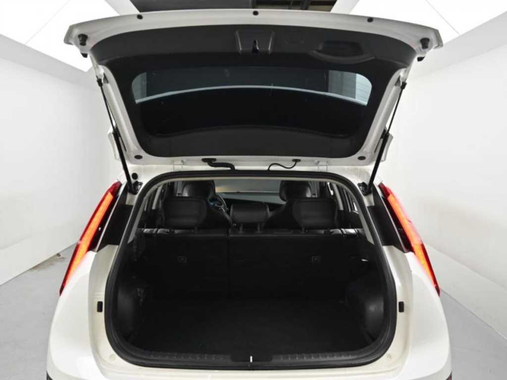 Kia Niro — photo 19