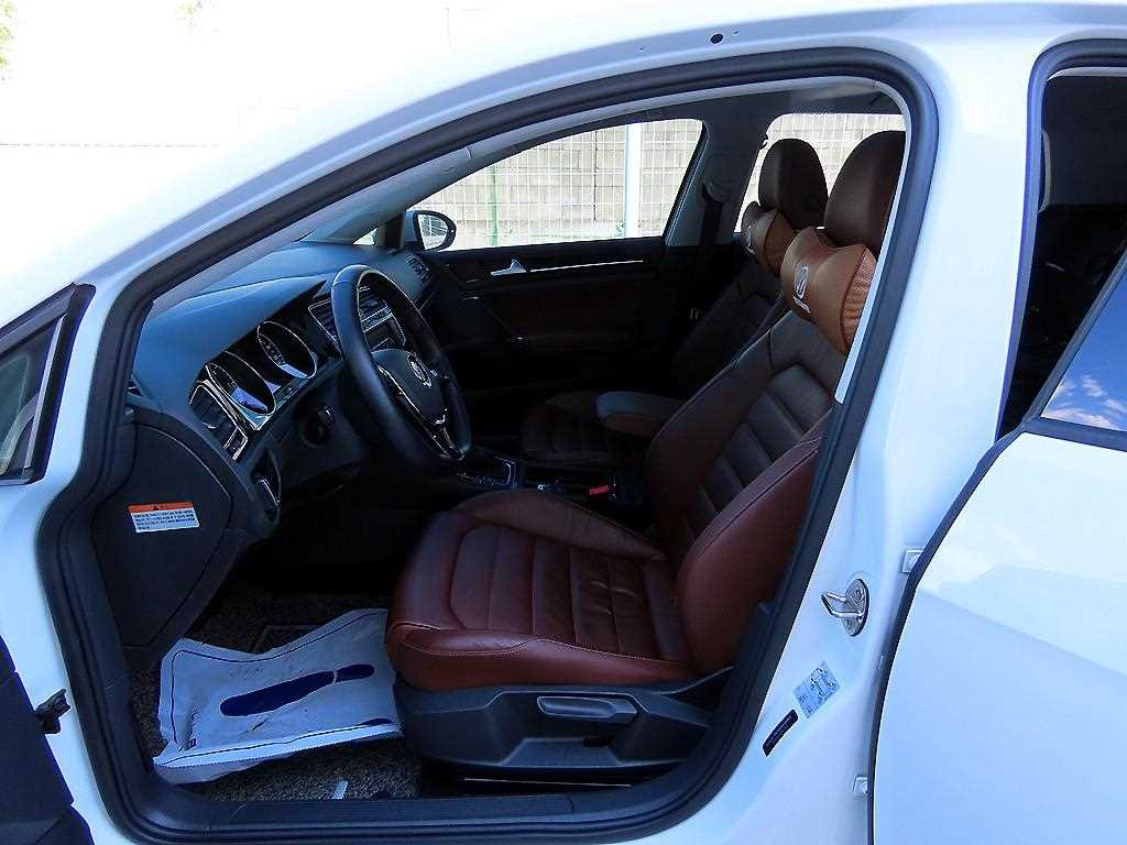 Volkswagen Golf — photo 05