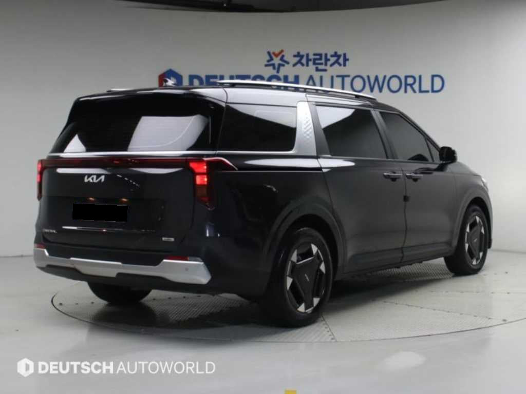 Kia Carnival — photo 02