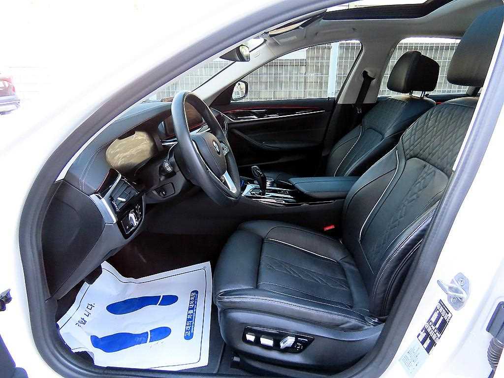 BMW 5-Series — photo 05