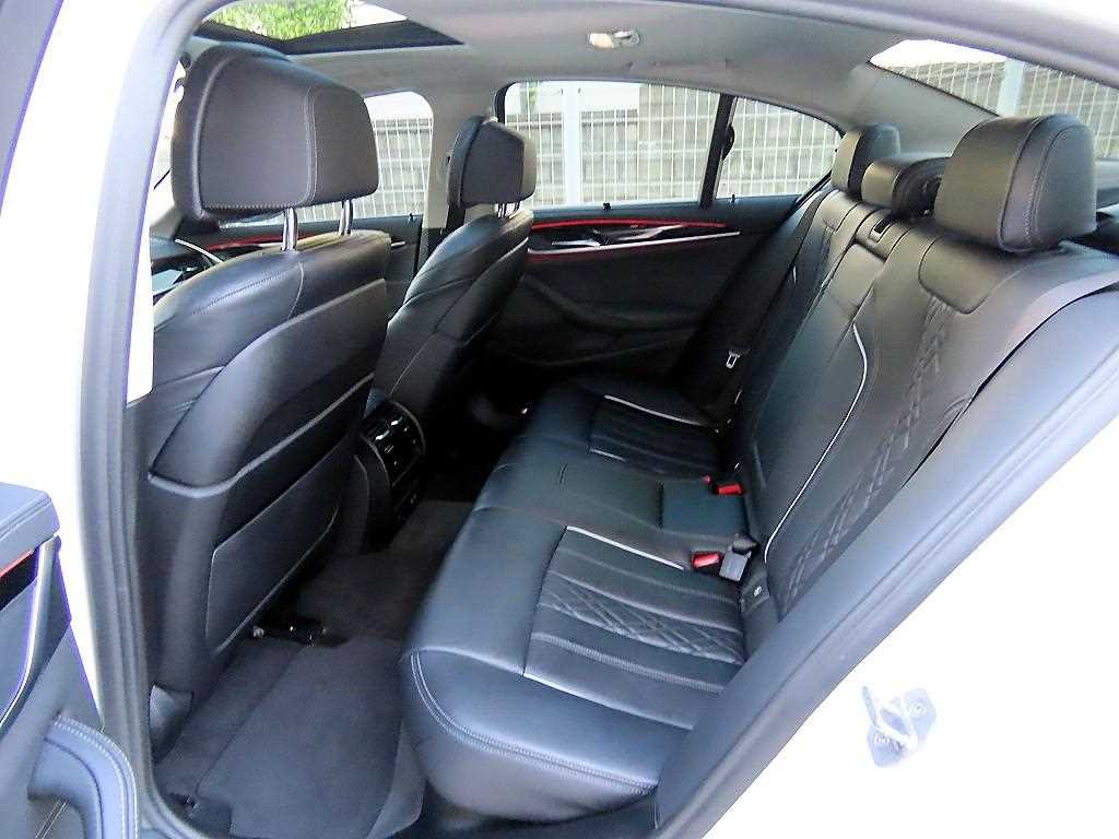 BMW 5-Series — photo 06