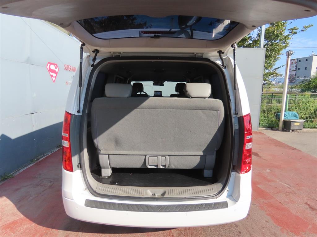 Hyundai Starex — photo 05
