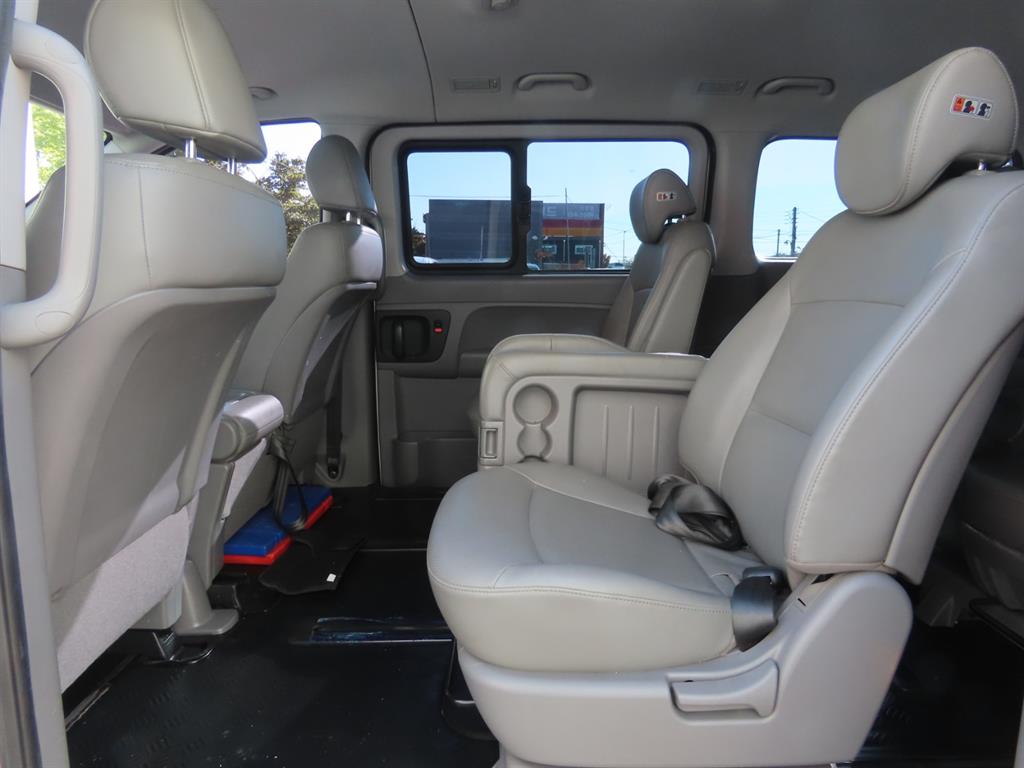 Hyundai Starex — photo 06