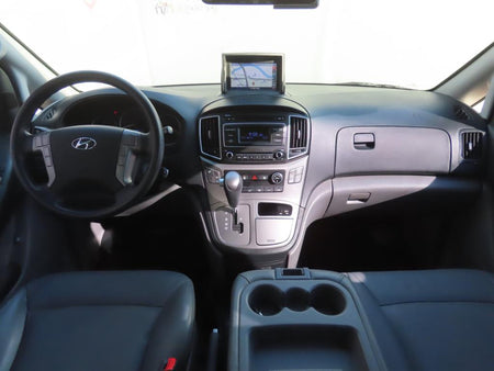 Hyundai Starex — photo 07
