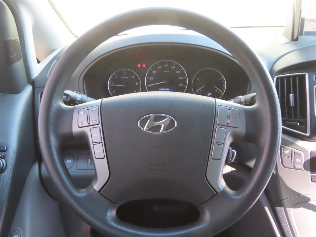 Hyundai Starex — photo 09