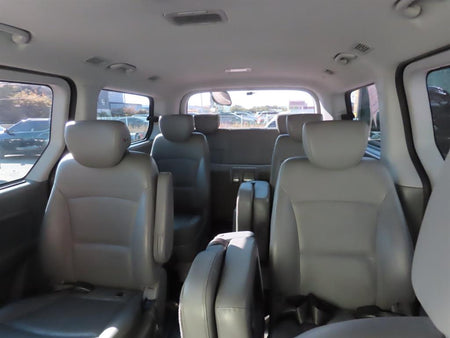 Hyundai Starex — photo 14