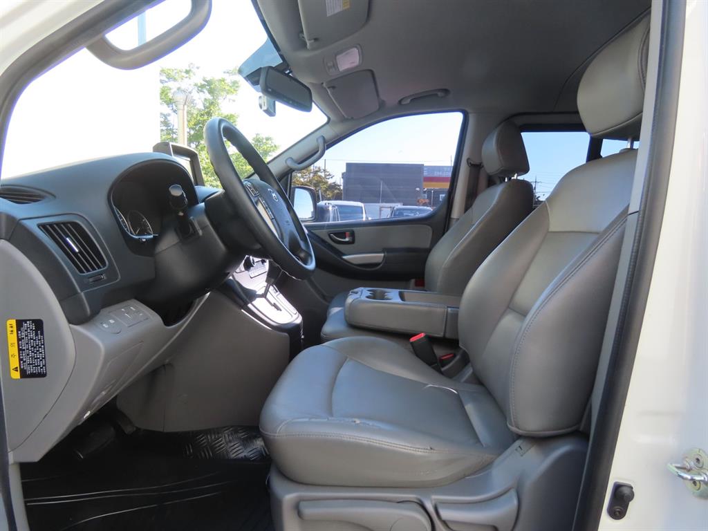 Hyundai Starex — photo 15