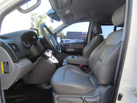 Hyundai Starex — photo 15