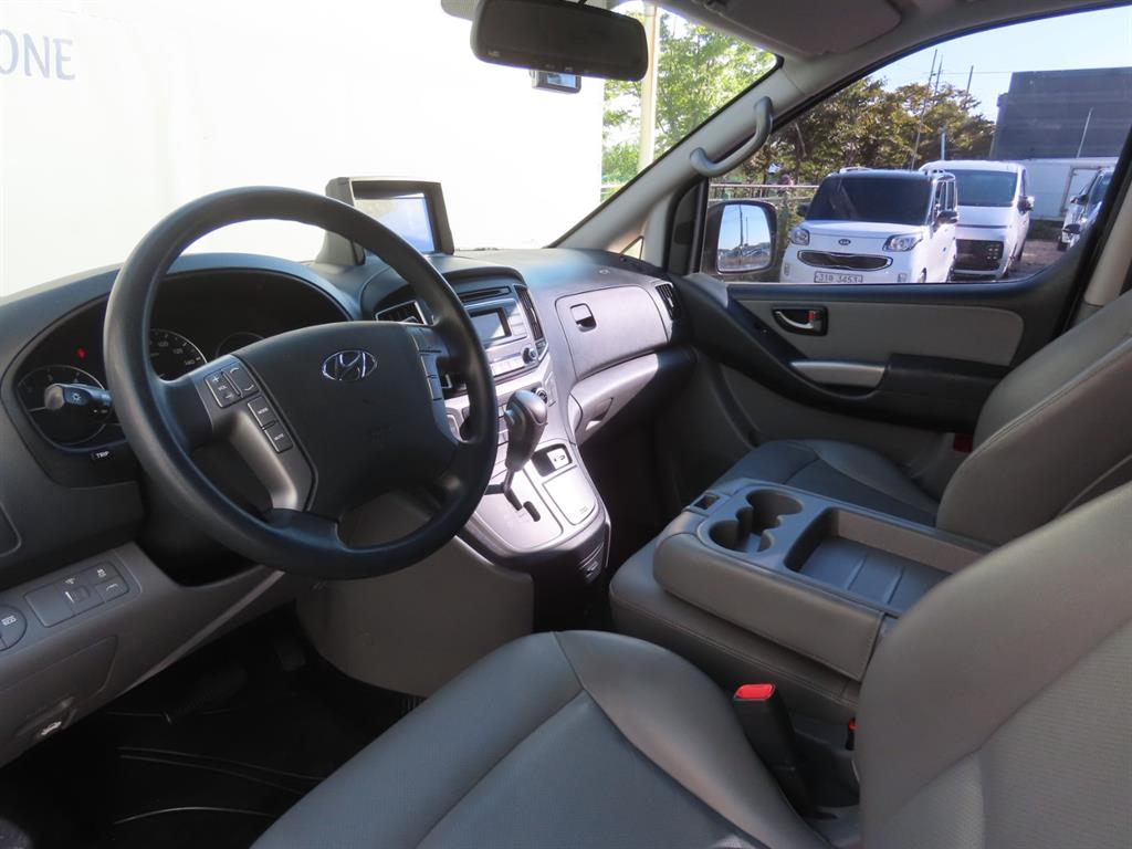 Hyundai Starex — photo 16