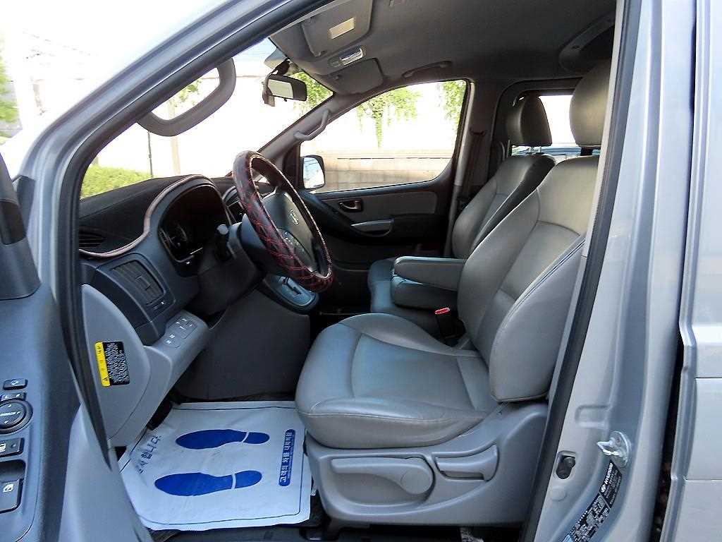 Hyundai Starex — photo 05
