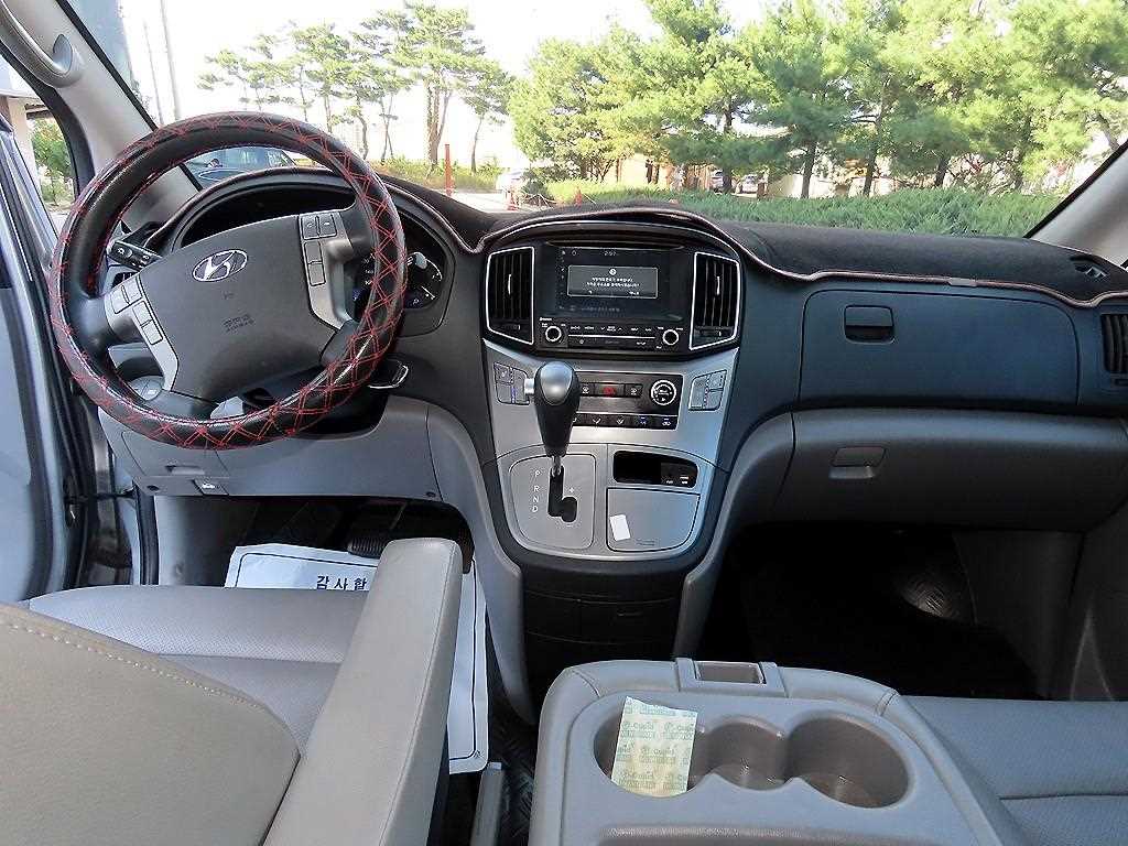 Hyundai Starex — photo 08